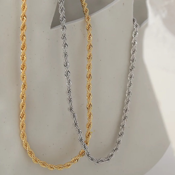 🤍18K white gold plated skinny rope chain - Picture 5 of 6